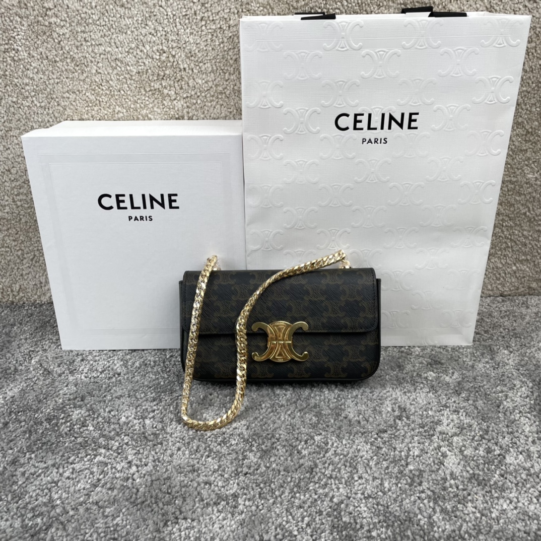 셀린느 Celine 197992 Chain Shoulder Bag Triomphe in Triomphe Canvas Tan 20.5cm