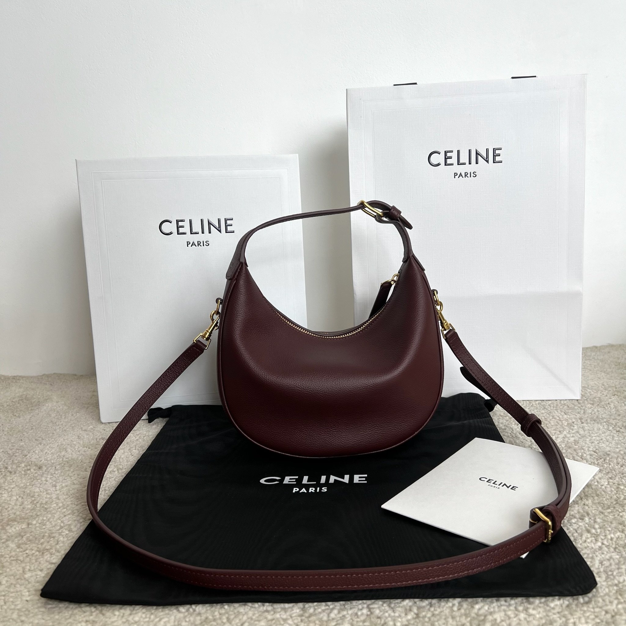 셀린느 Celine 120723 Teen Lulu in Grained Calfskin