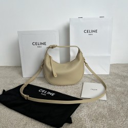 셀린느 Celine 120723 Teen Lulu in Grained Calfskin