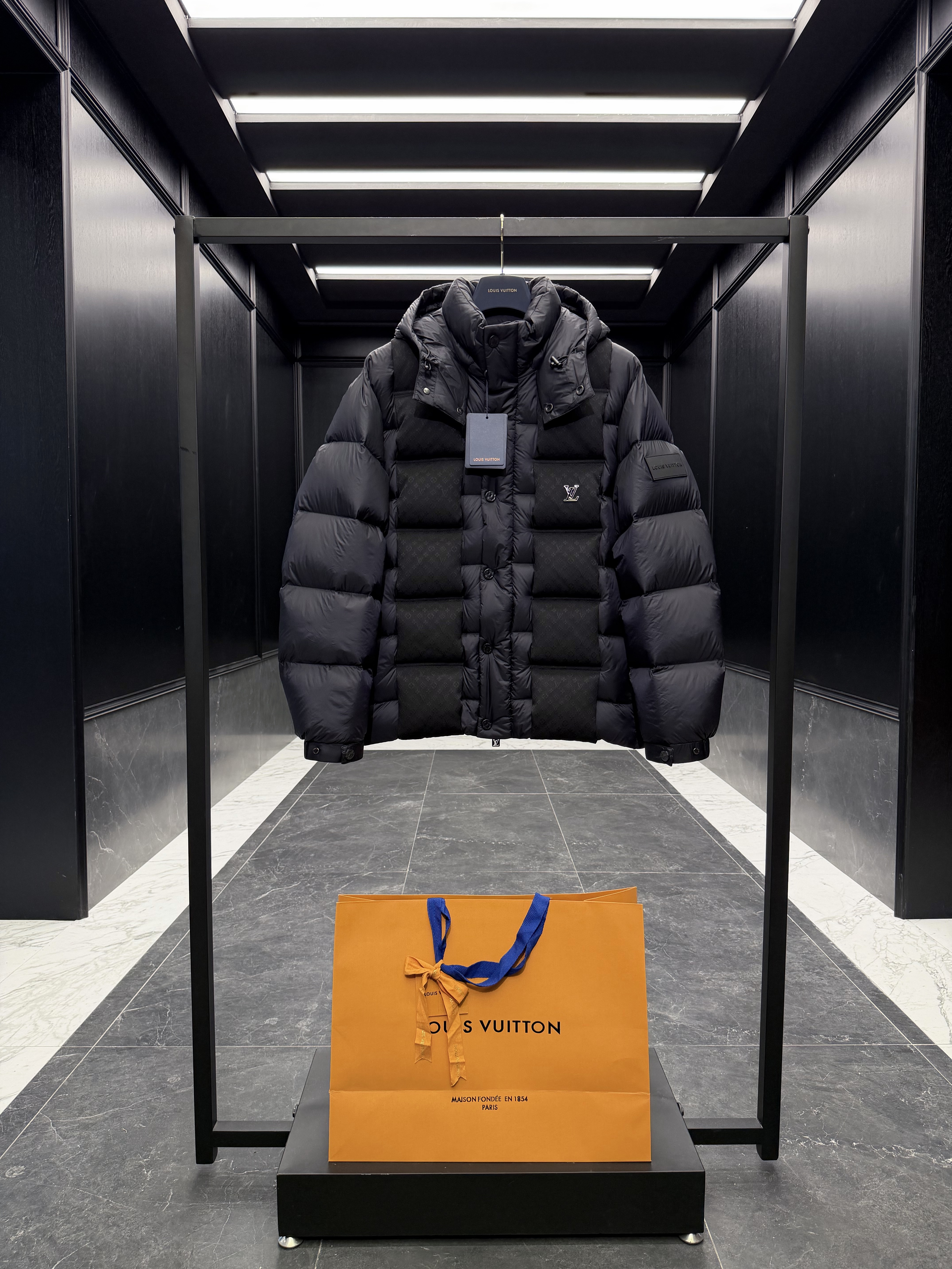 루이비통 Louis Vuitton 다운재킷 3033