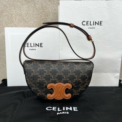 셀린느 Celine 111232 Besace Cuir Triomphe in Triomphe Canvas and Calfskin Tan 23cm