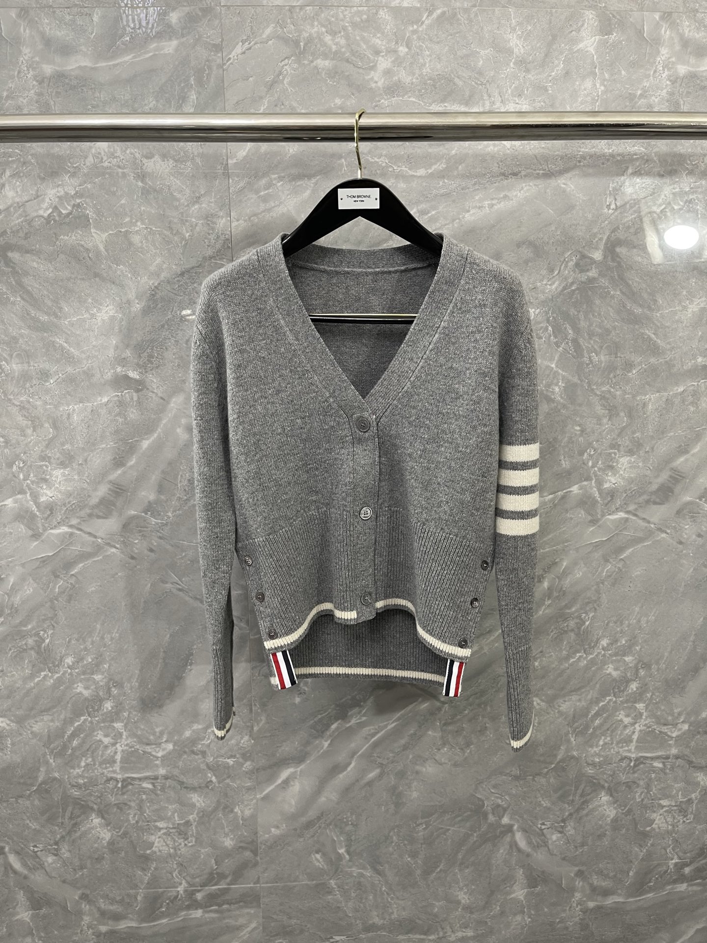 톰브라운 Thom Browne 가디건