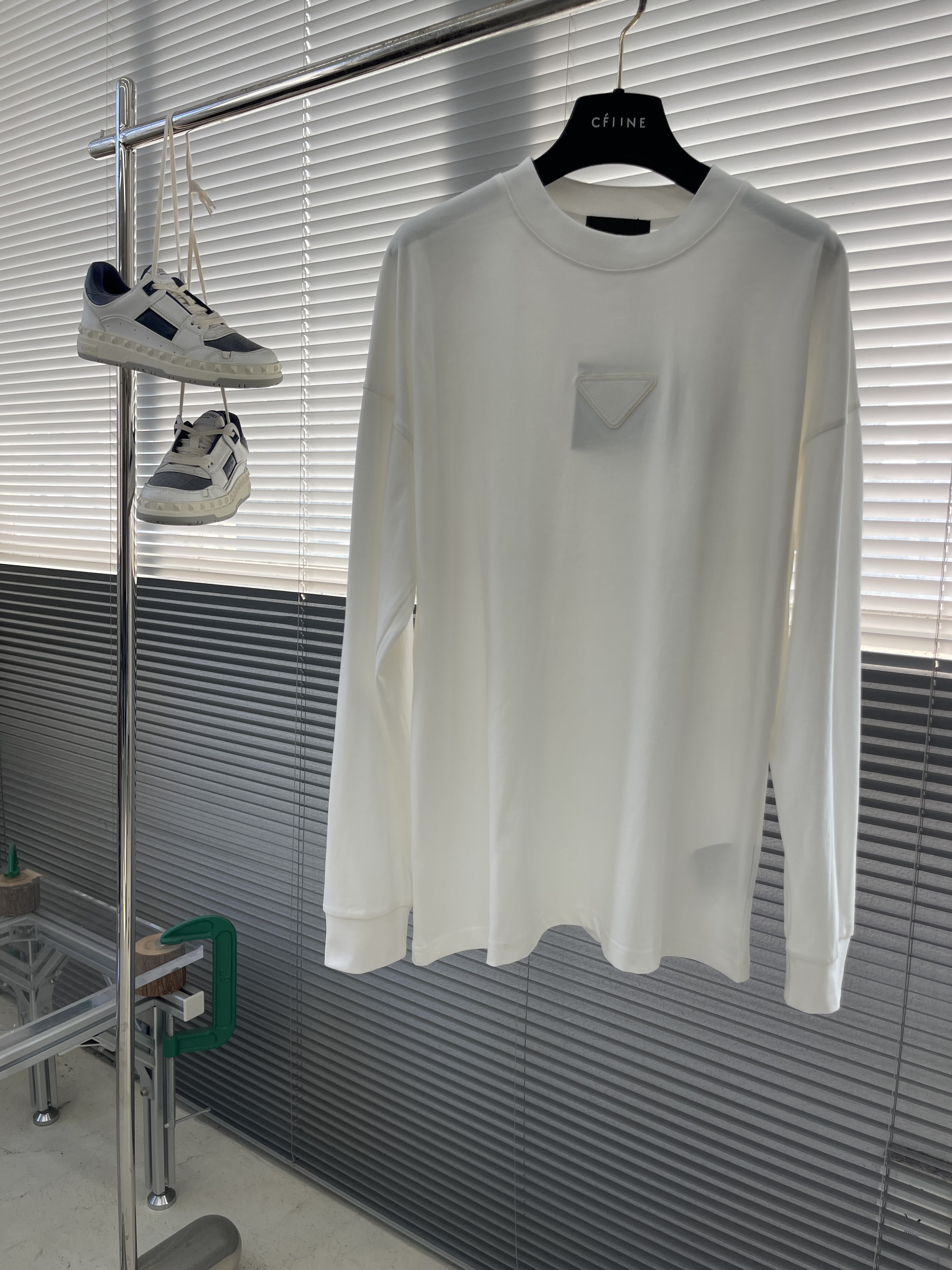 프라다 Prada 긴팔 티셔츠