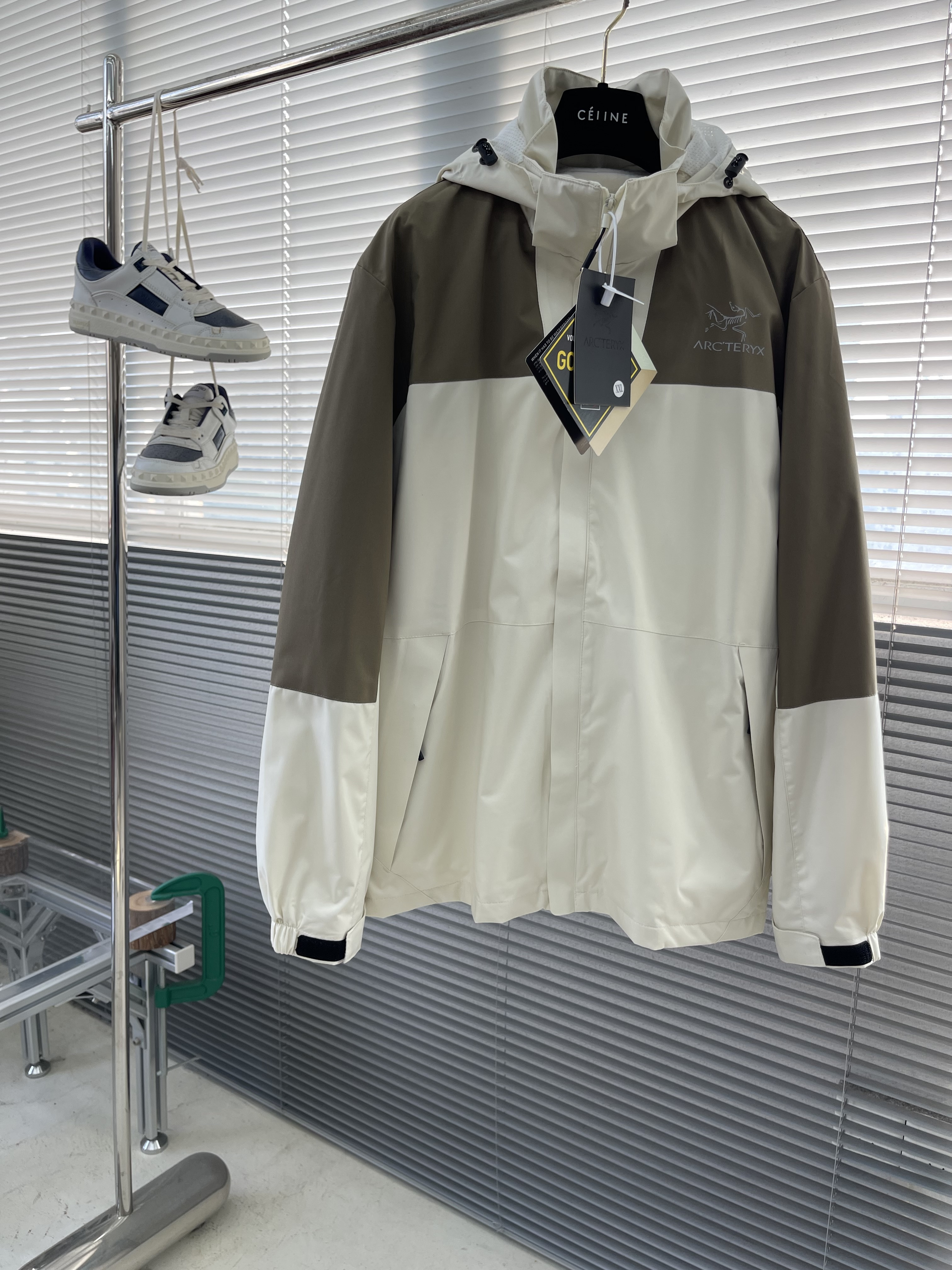 아크테릭스 ARC'TERYX 패딩