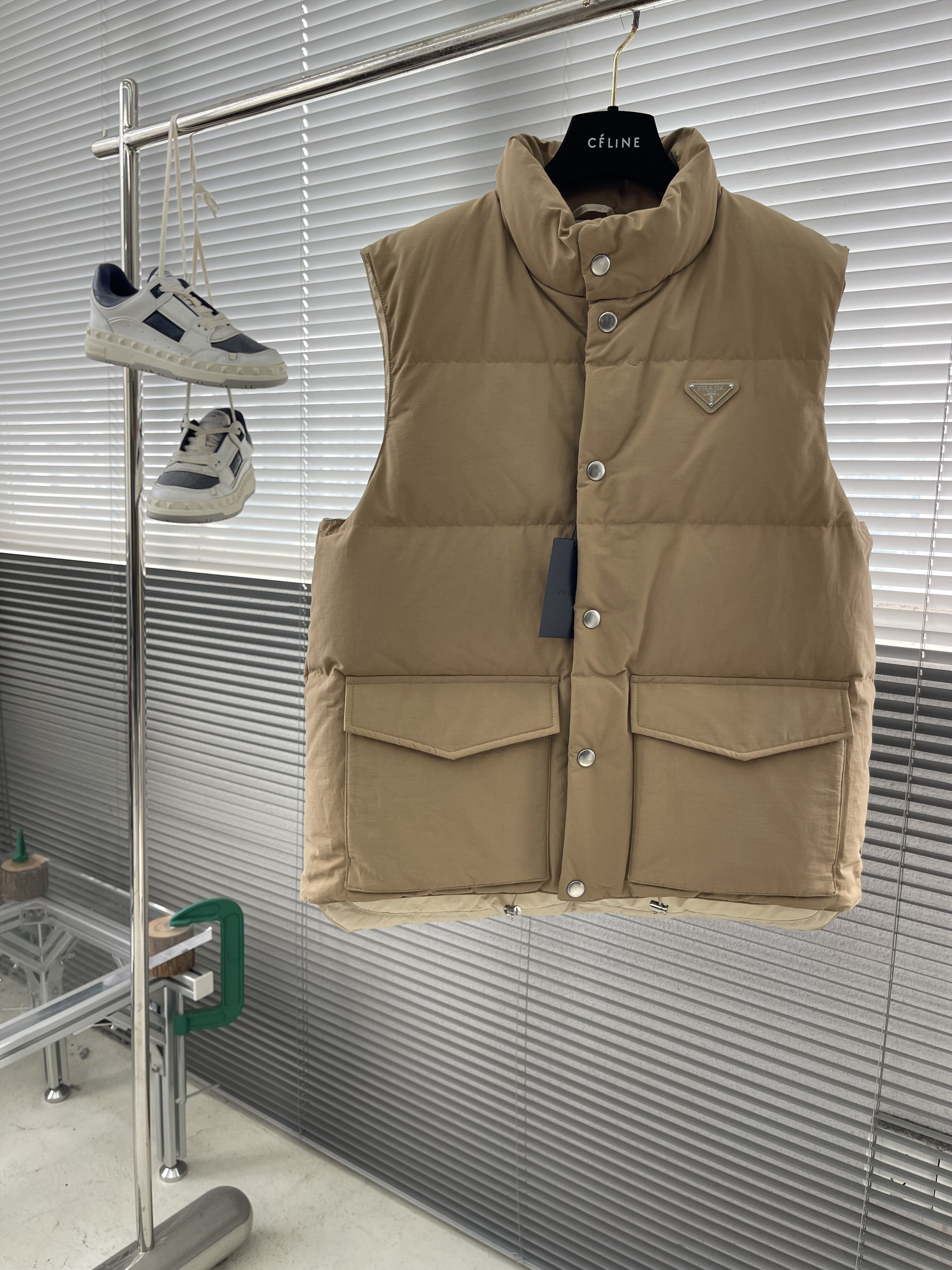 프라다 Prada 다운 베스트 조끼