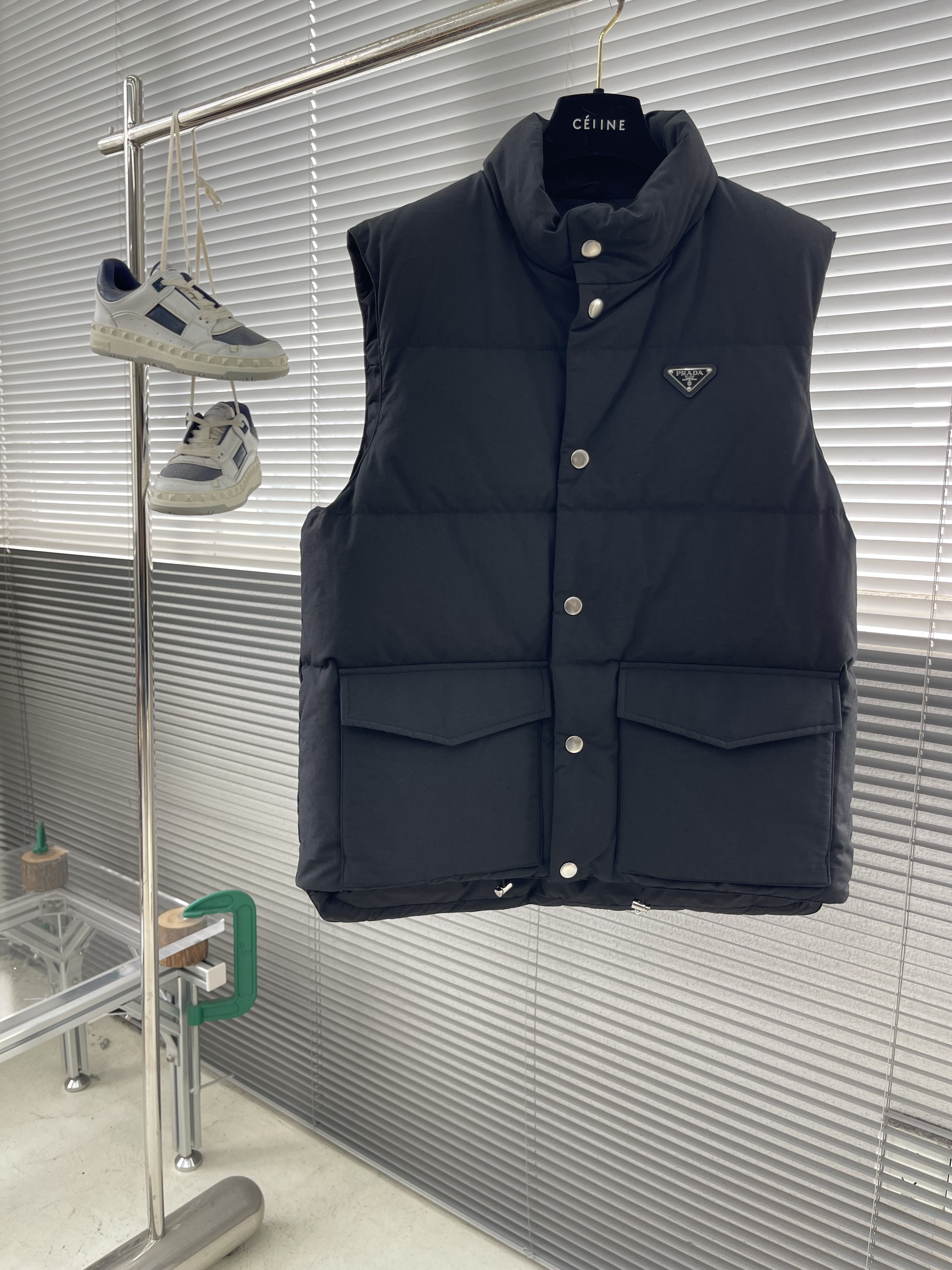 프라다 Prada 다운 베스트 조끼