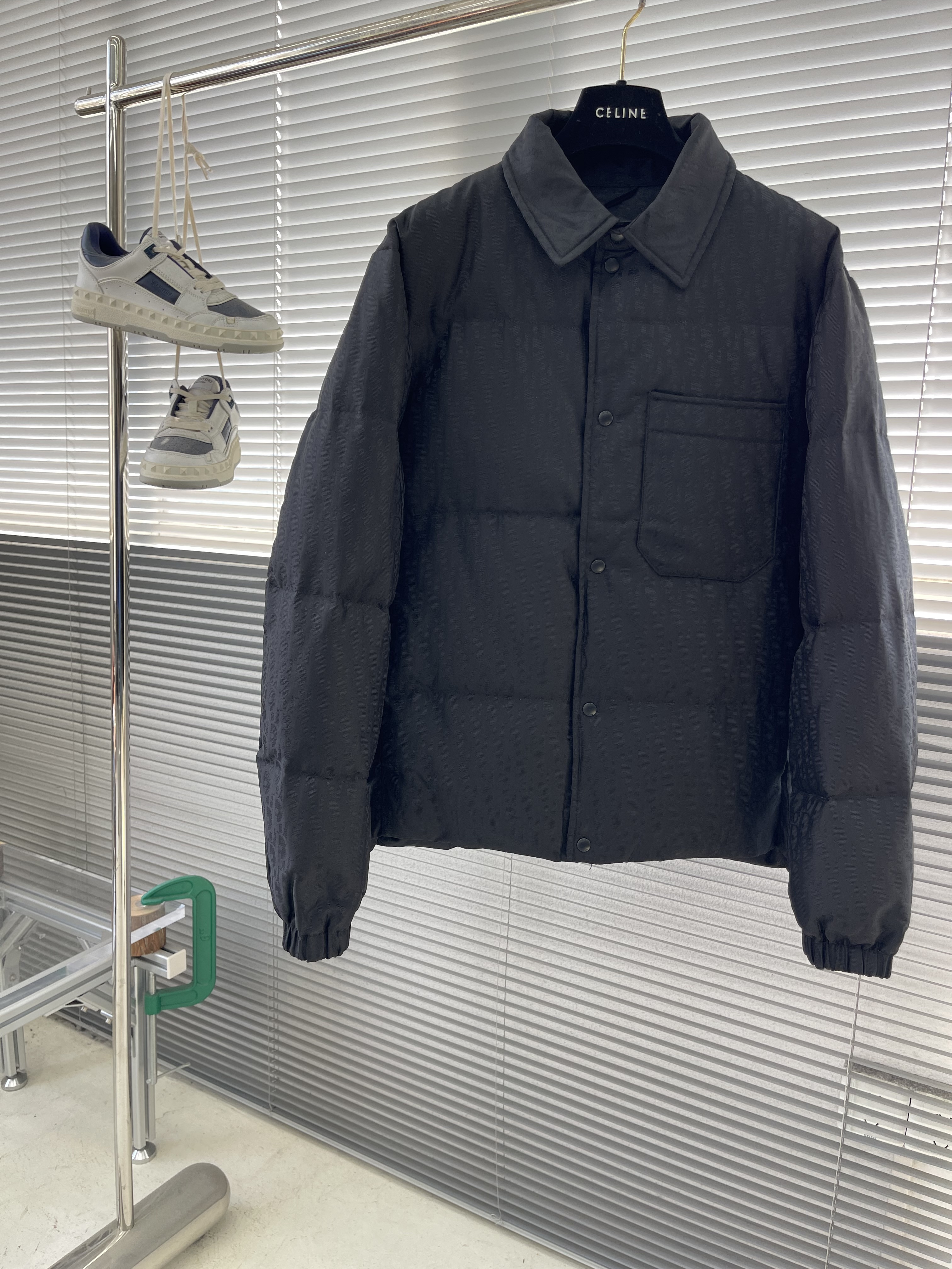 디올 DIOR 다운재킷.