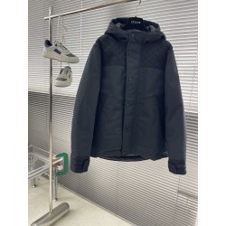 구찌 Gucci 다운재킷.