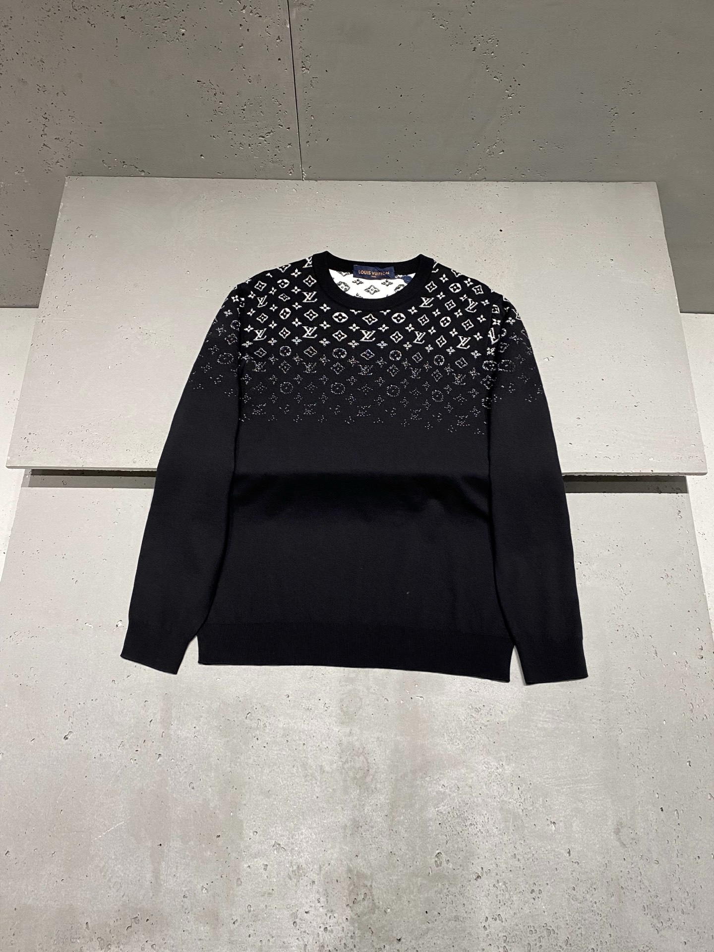 루이비통 Louis Vuitton 스웨터