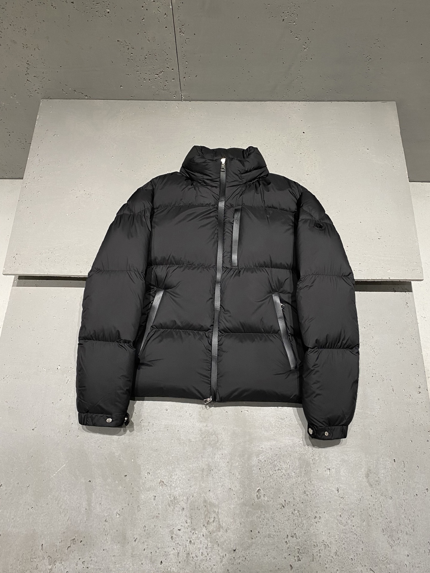 몽클레어 Moncler Besbre 다운재킷