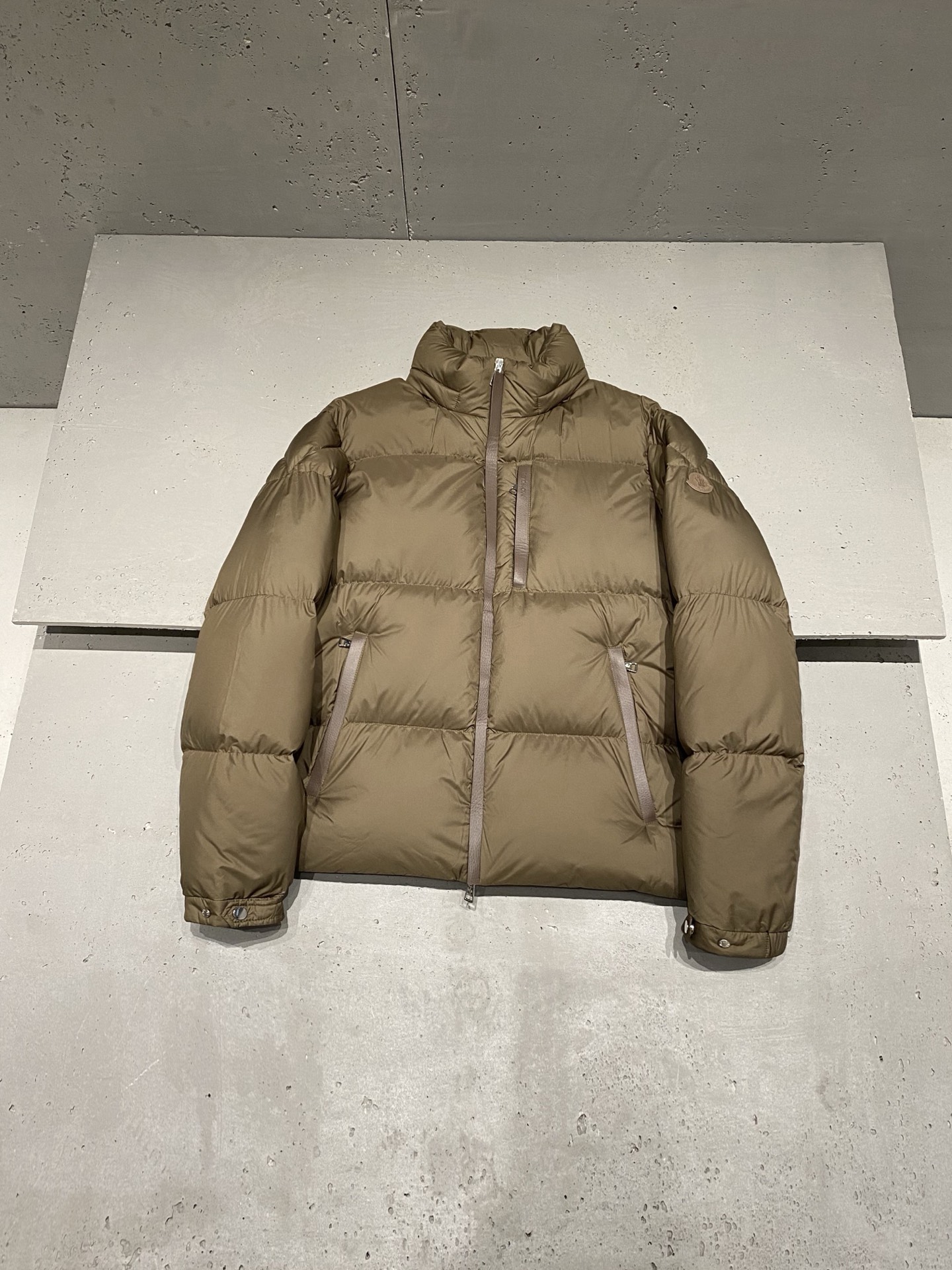 몽클레어 Moncler Besbre 다운재킷