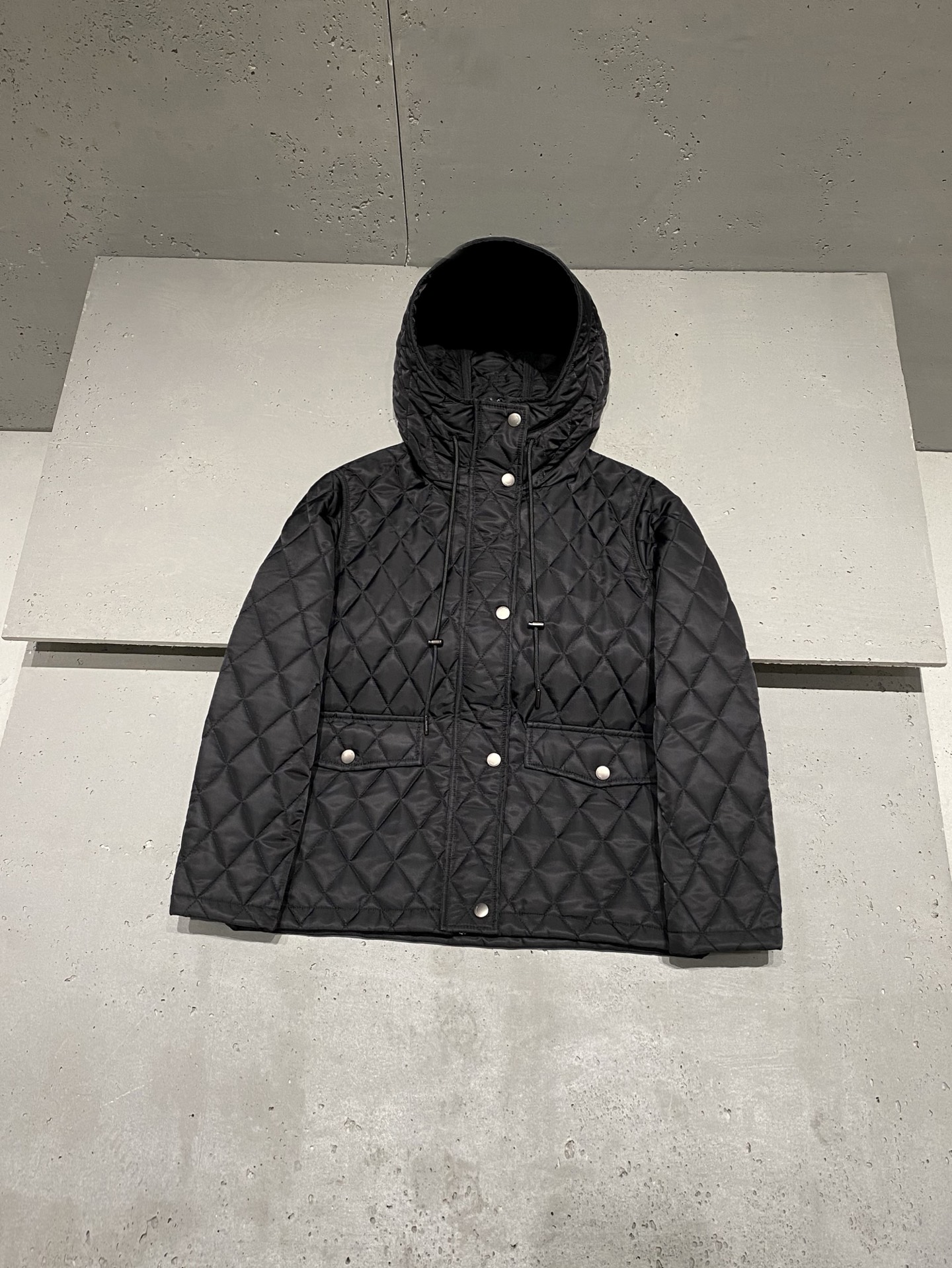 버버리 Burberry 패딩.