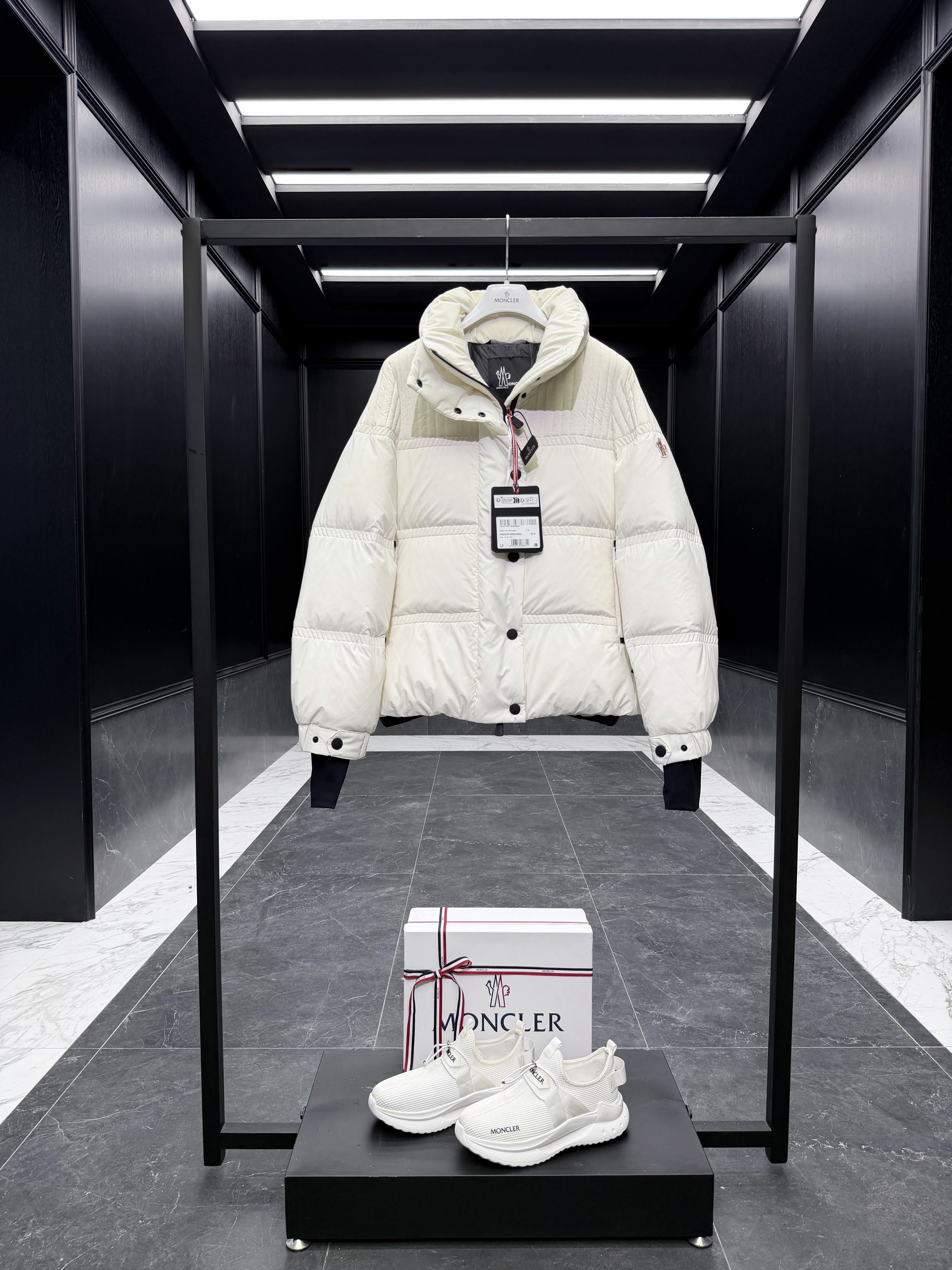 몽클레어 Moncler Anglin 다운재킷