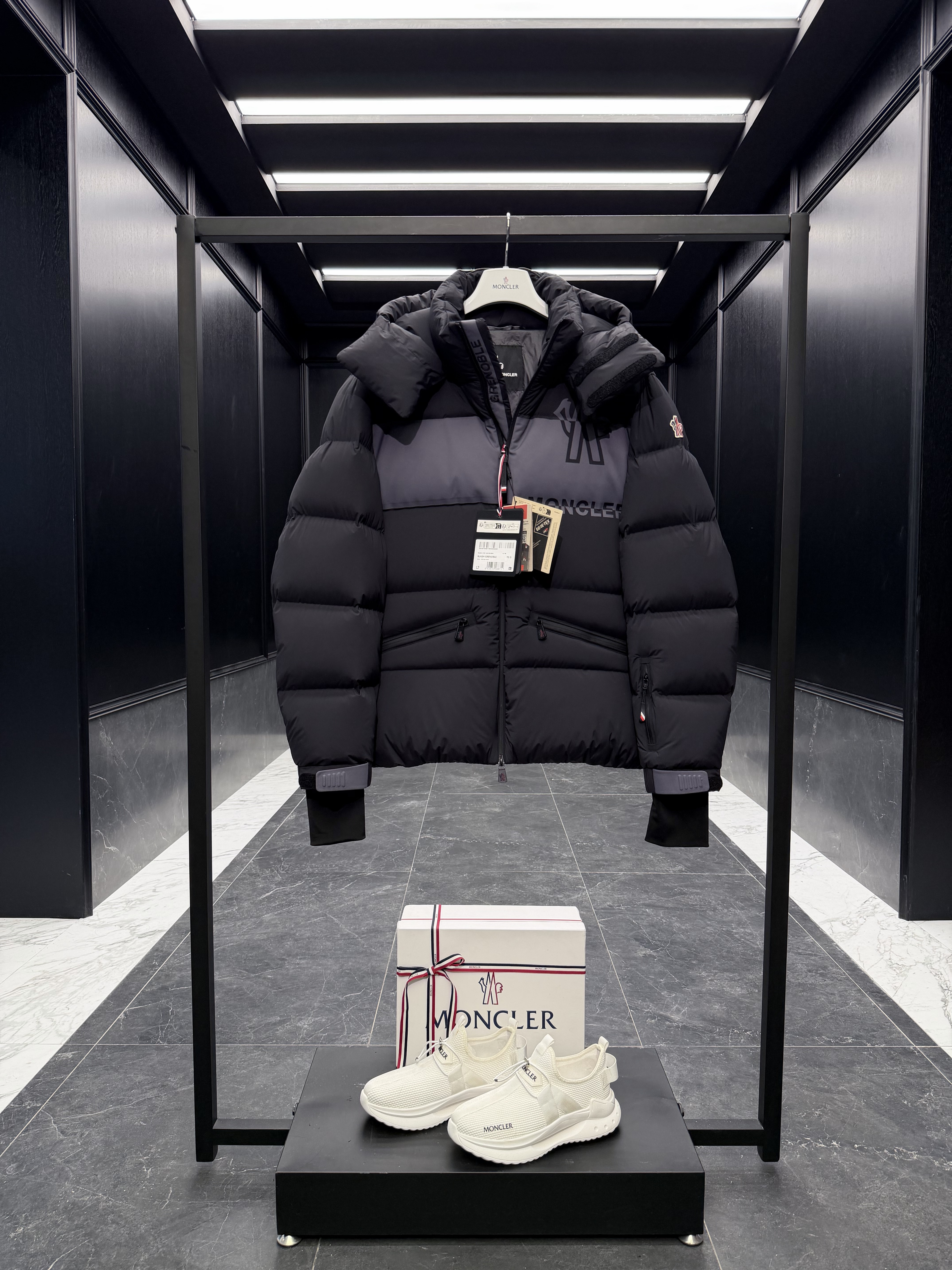 몽클레어 Moncler Toss 다운재킷