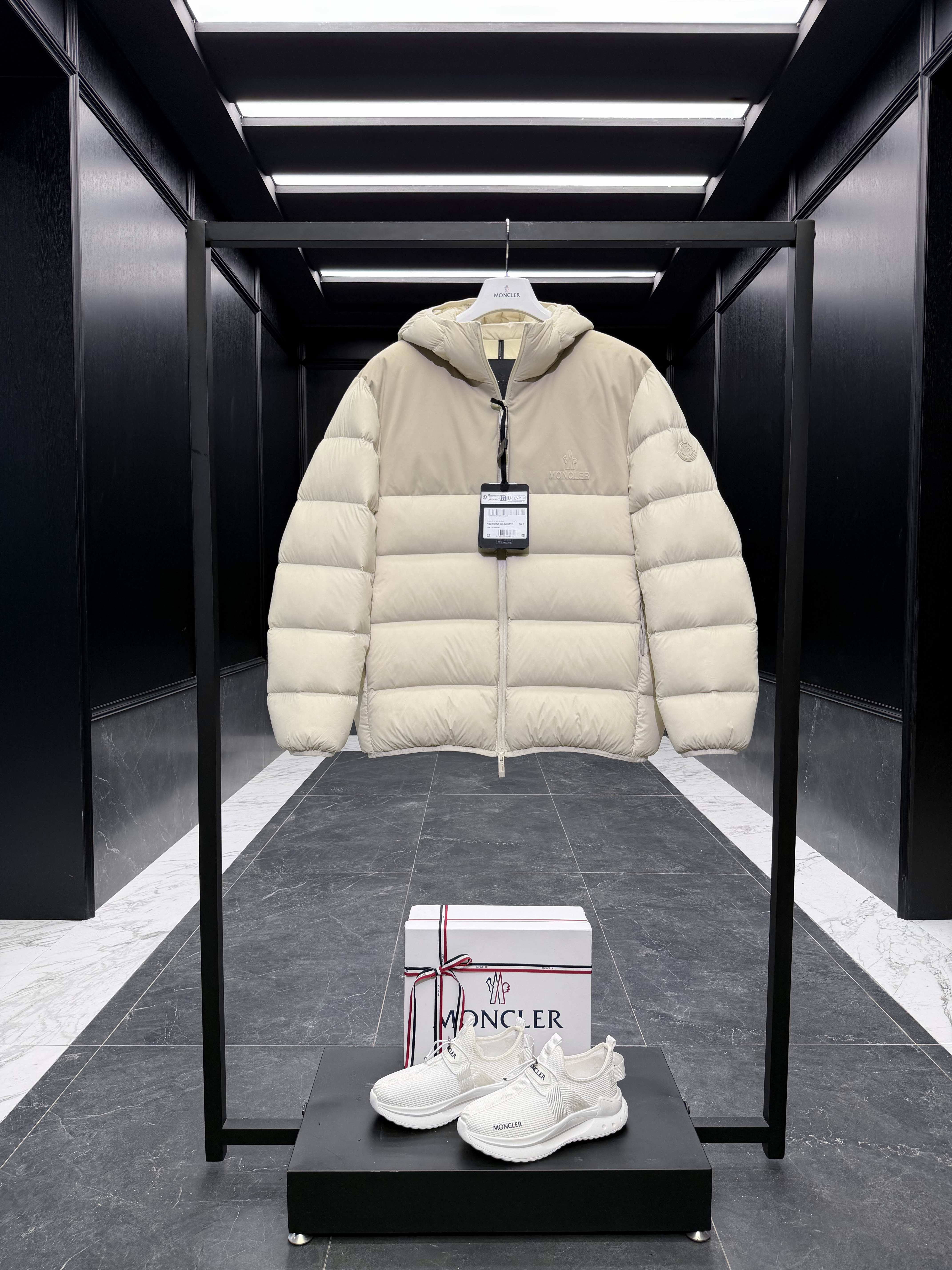 몽클레어 Moncler Veumont 다운재킷