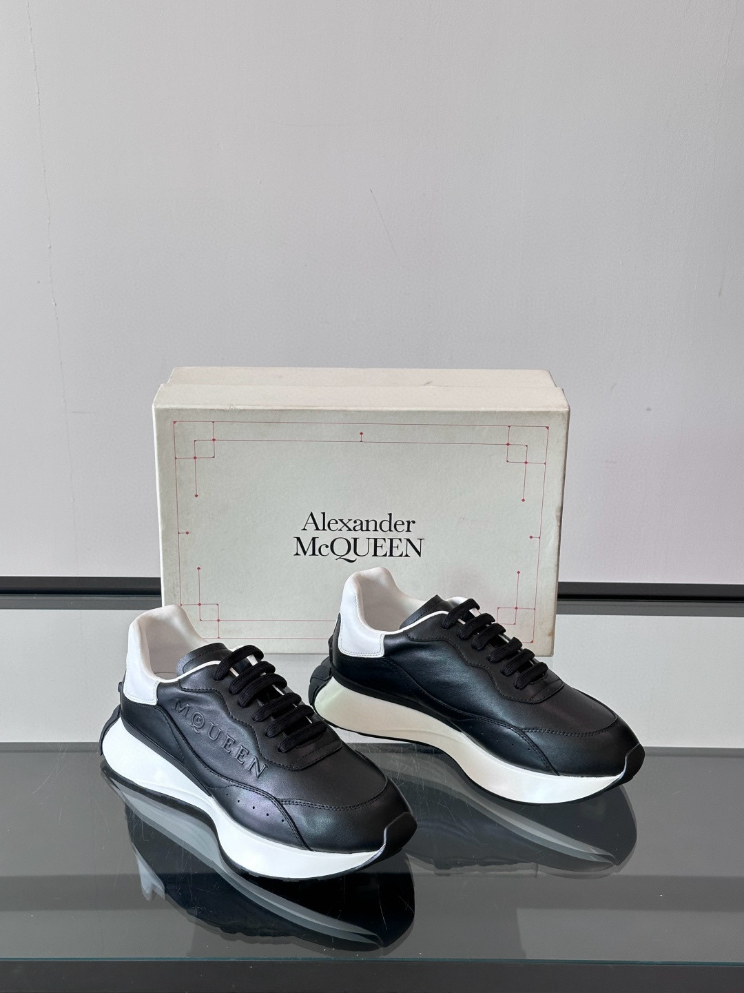 Alexander McQueen 스니커즈