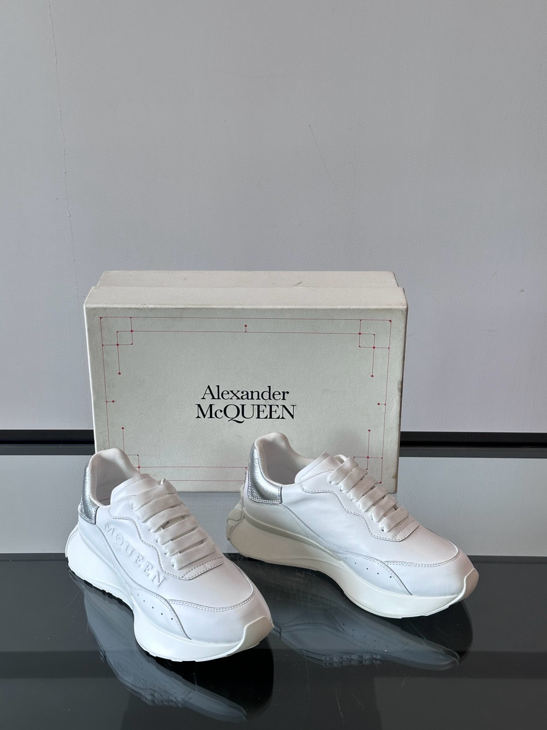Alexander McQueen 스니커즈