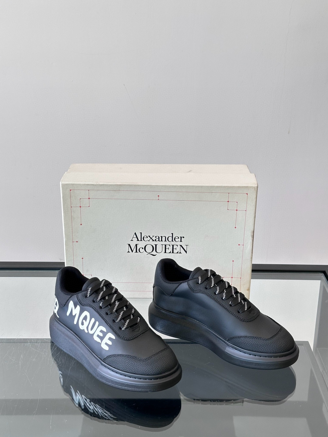 Alexander McQueen 스니커즈 Black