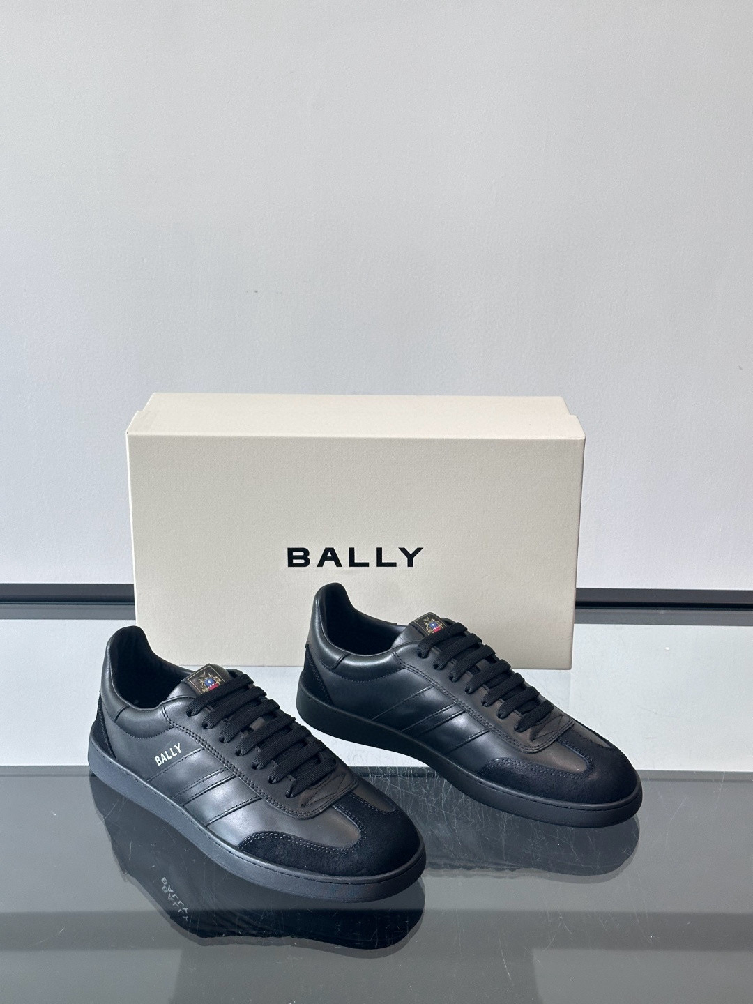 발리 Bally  Retro Crest 스니커즈 Black