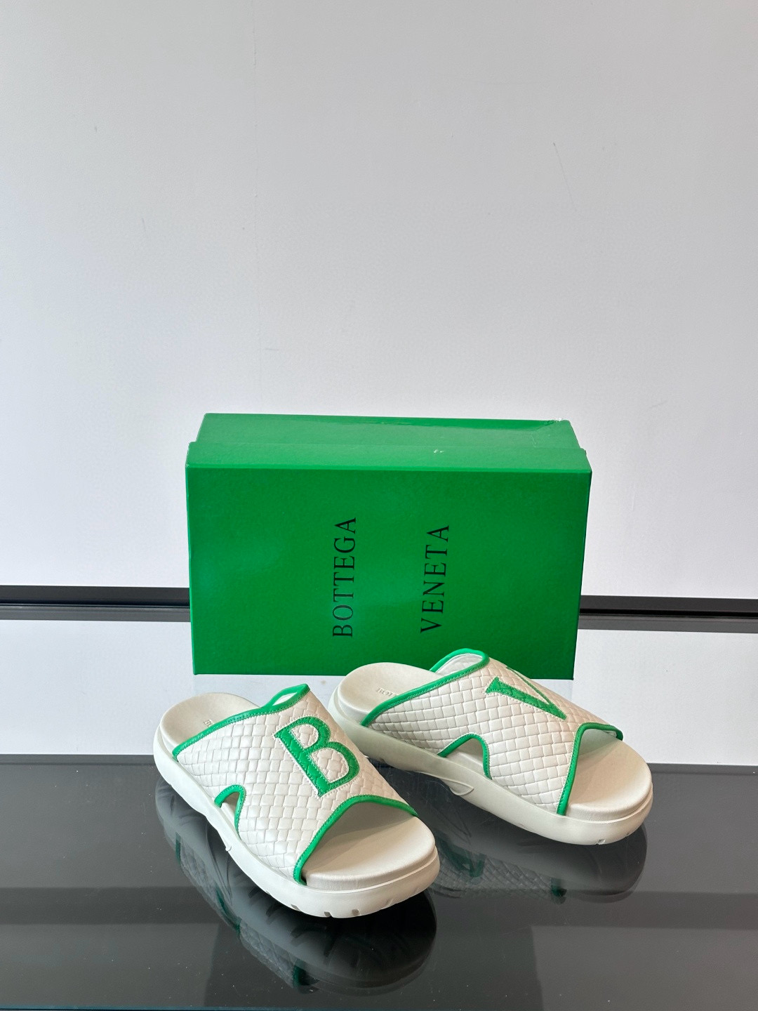 보테가 베네타 Bottega Veneta 슬리퍼