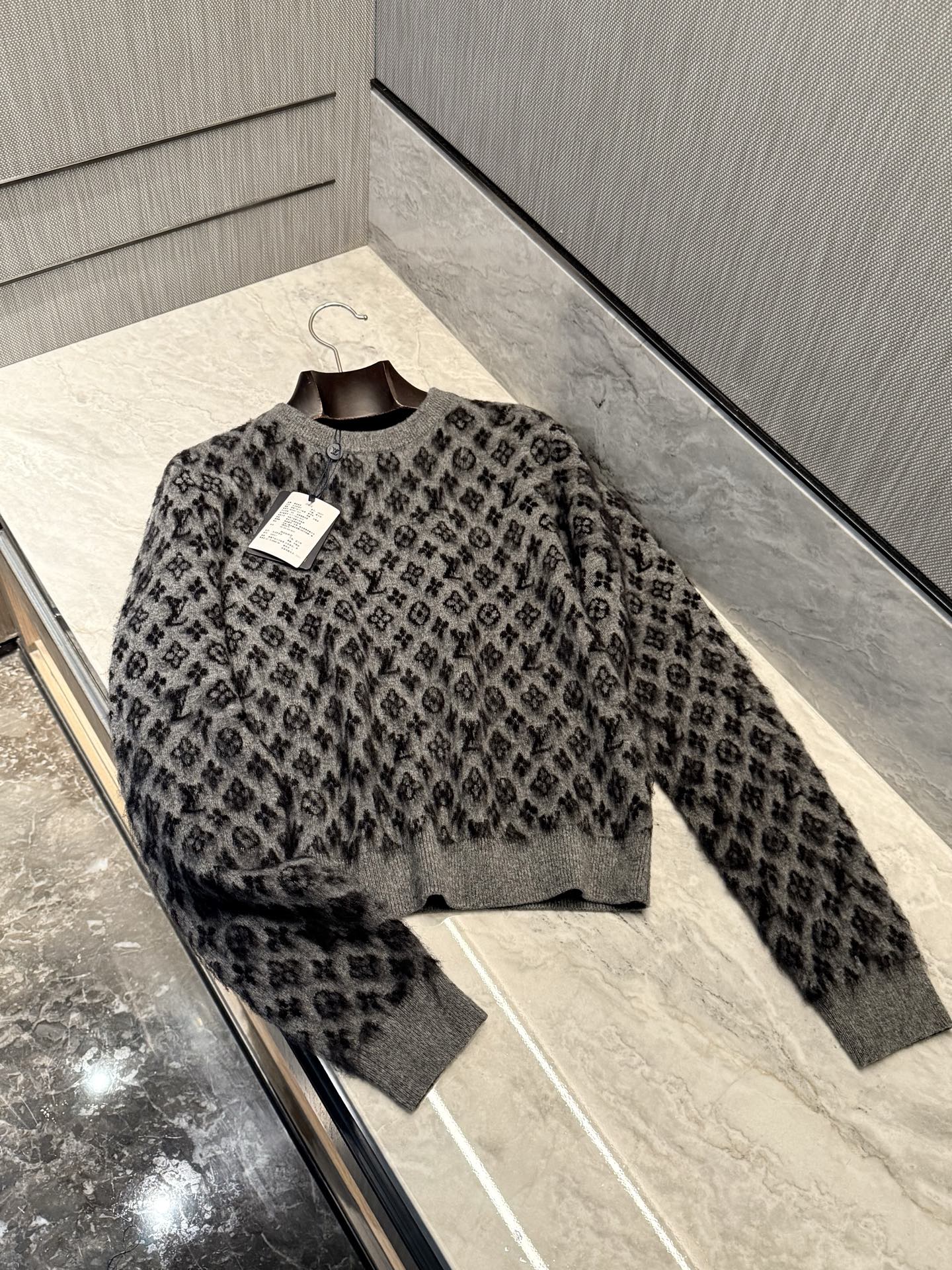 루이비통 Louis Vuitton 스웨터