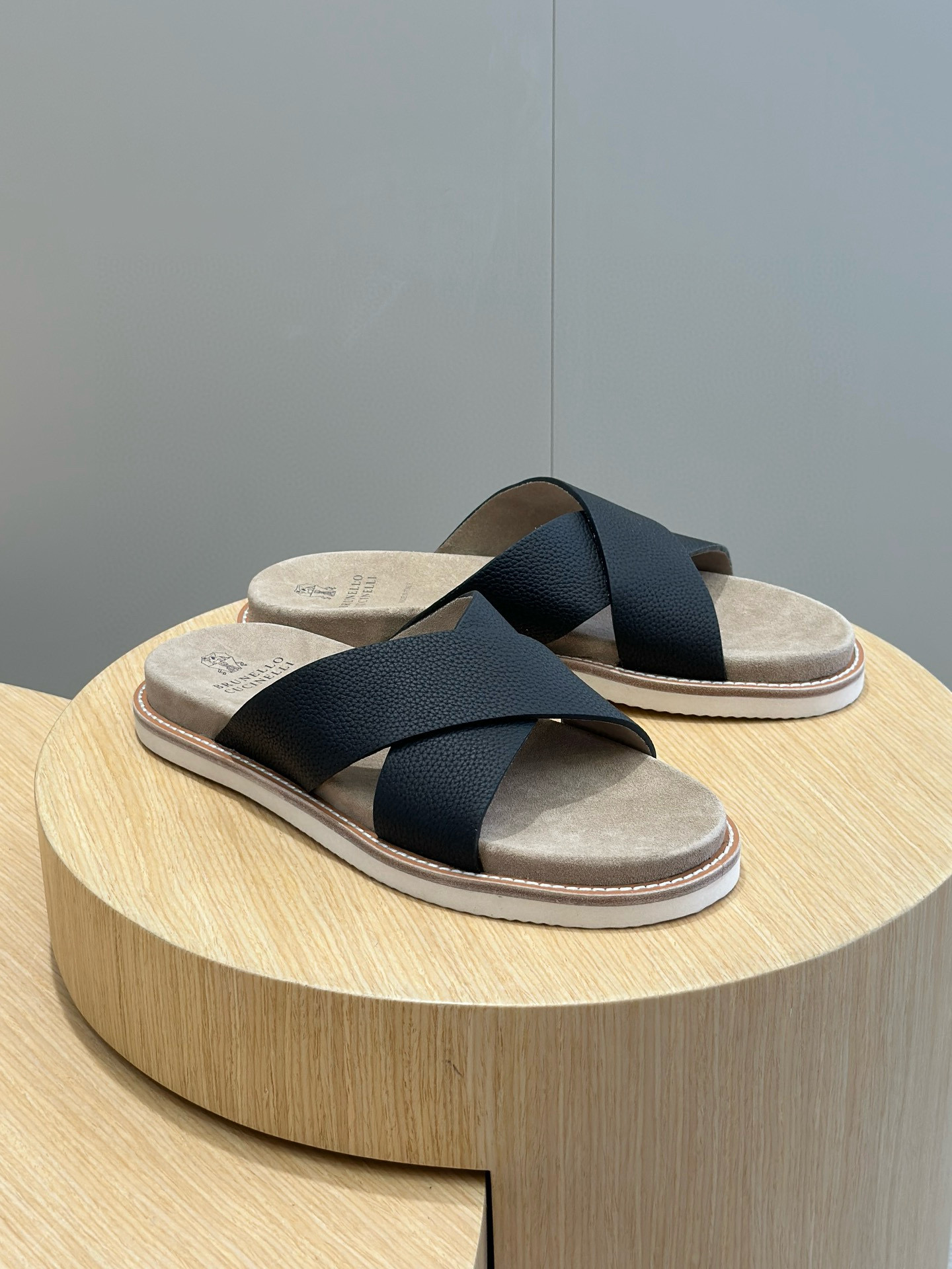 브루넬로 쿠치넬리 Brunello Cucinelli 슬리퍼