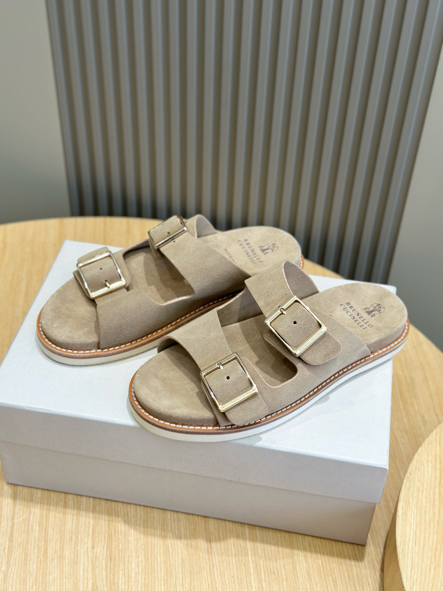 브루넬로 쿠치넬리 Brunello Cucinelli 슬리퍼