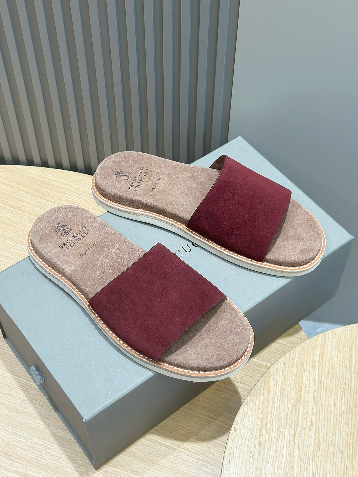 브루넬로 쿠치넬리 Brunello Cucinelli 슬리퍼