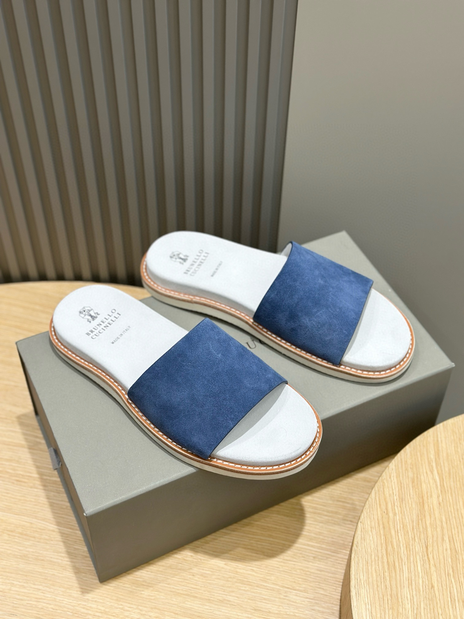 브루넬로 쿠치넬리 Brunello Cucinelli 슬리퍼