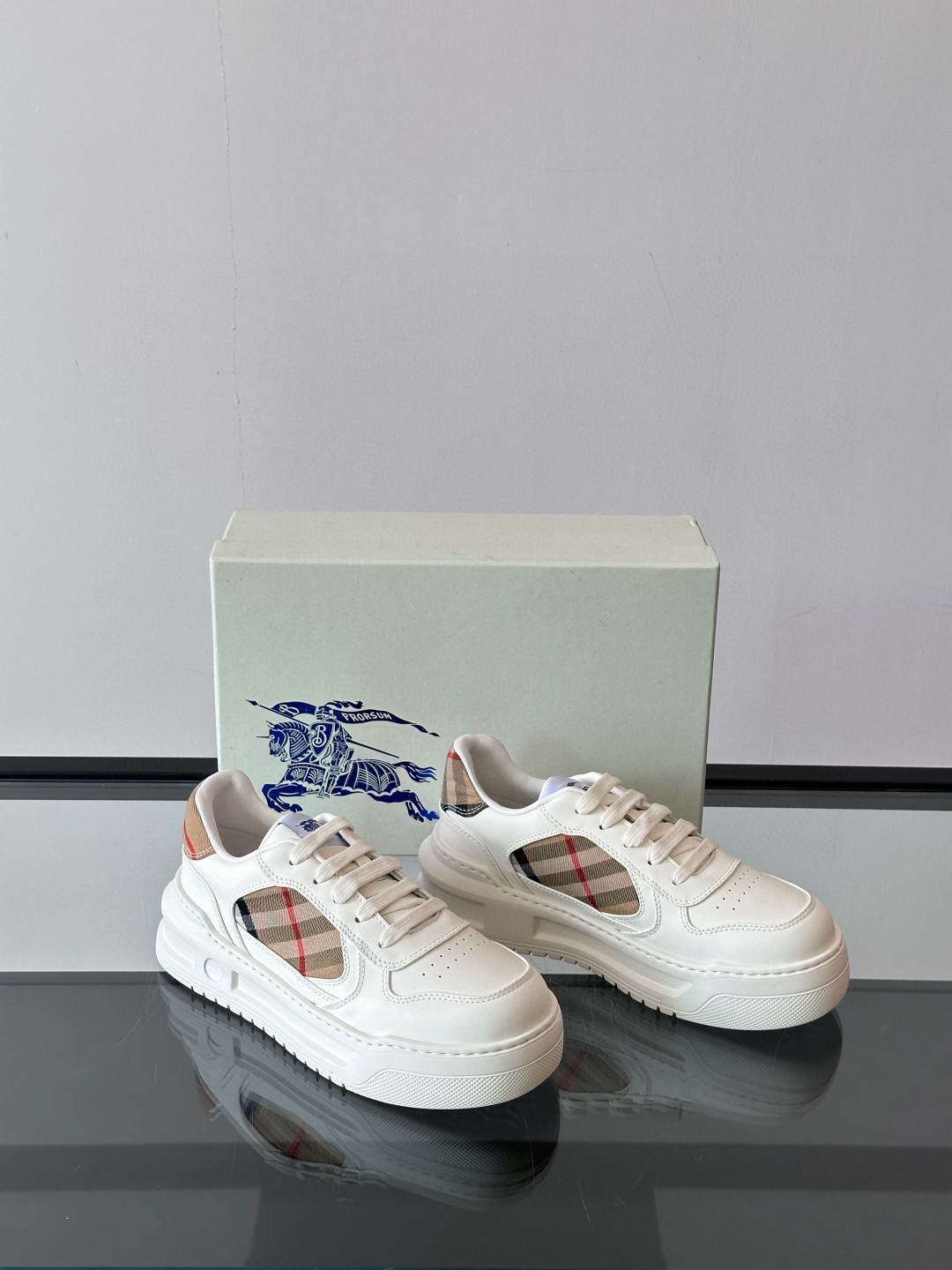 버버리 Burberry 스니커즈