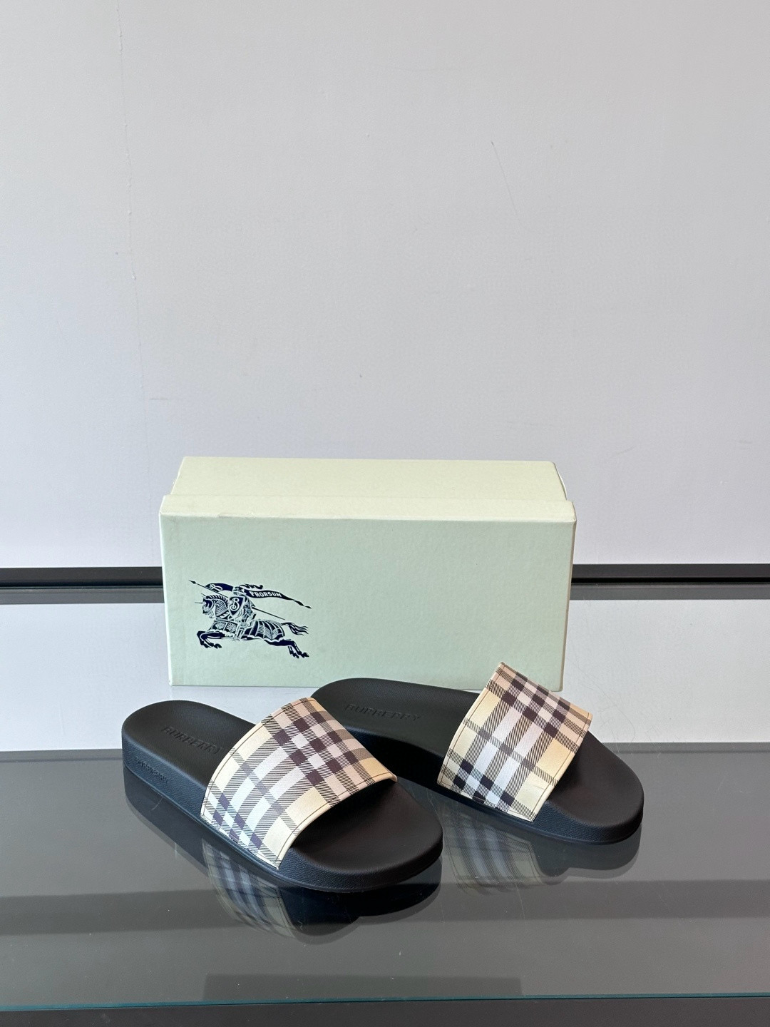 버버리 Burberry 슬리퍼