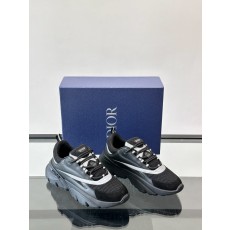 디올 Dior B22 스니커즈
