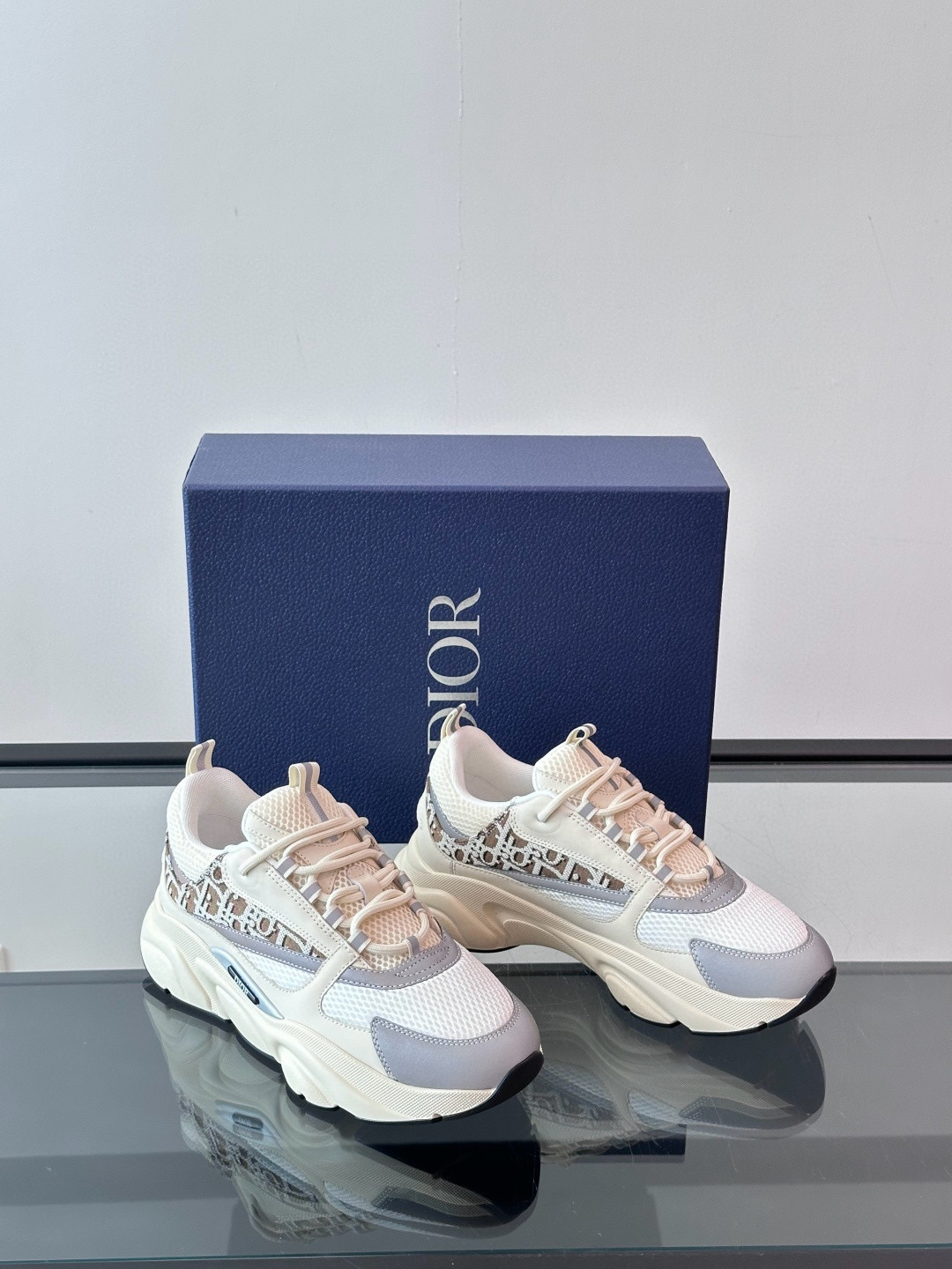 디올 Dior B22 스니커즈