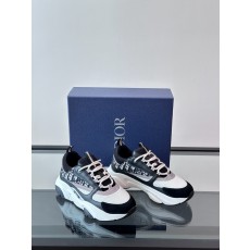 디올 Dior B22 스니커즈