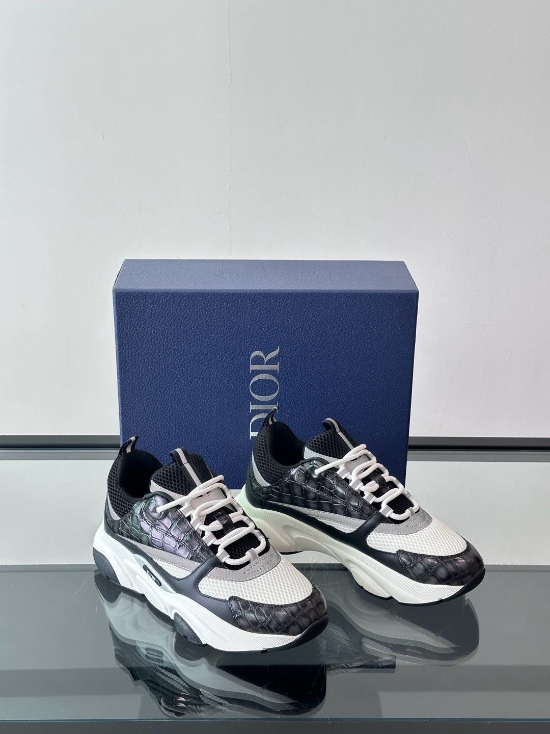 디올 Dior B22 스니커즈