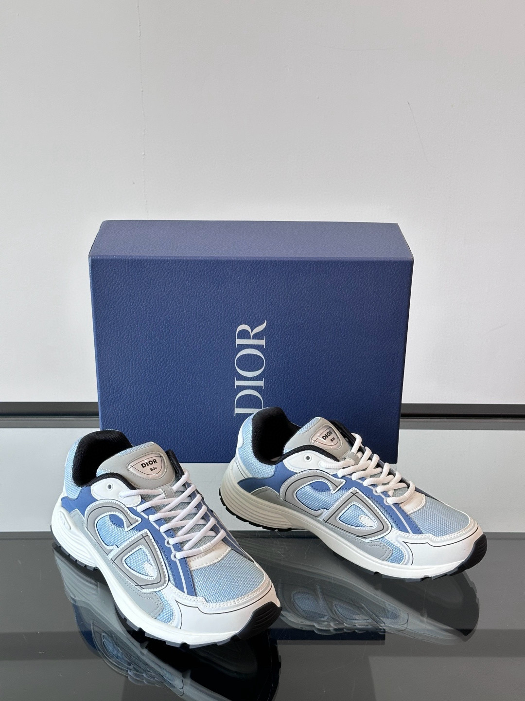 디올 Dior B30 스니커즈