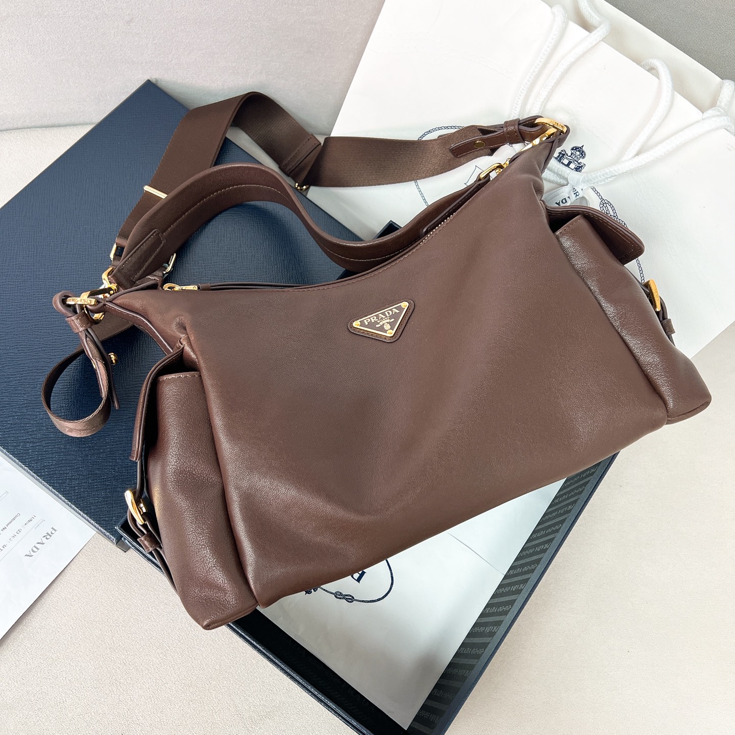 프라다 Prada 1BC264 익스플로어 라지 나파 가죽 핸드백 32cm