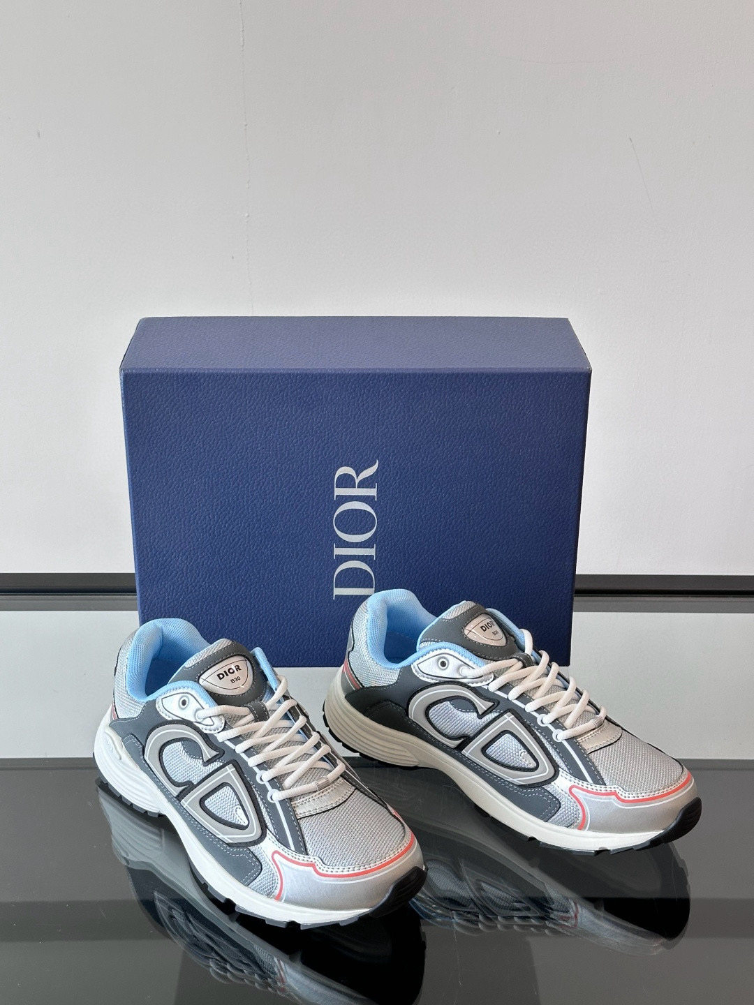 디올 Dior B30 스니커즈