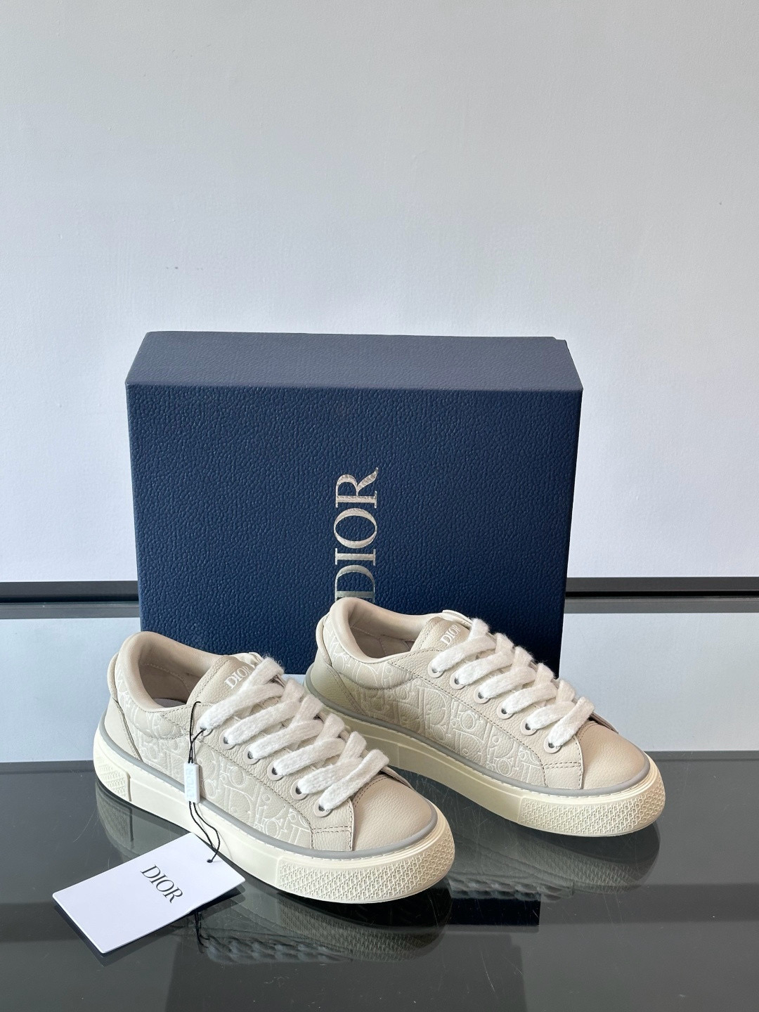 디올 Dior B33 스니커즈