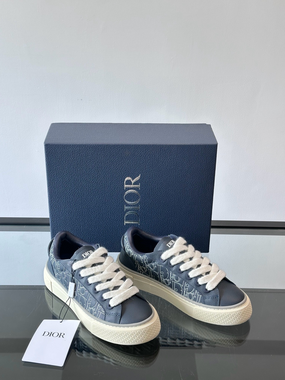 디올 Dior B33 스니커즈