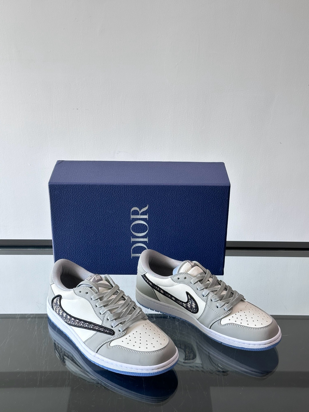 디올 Dior x Nike 스니커즈