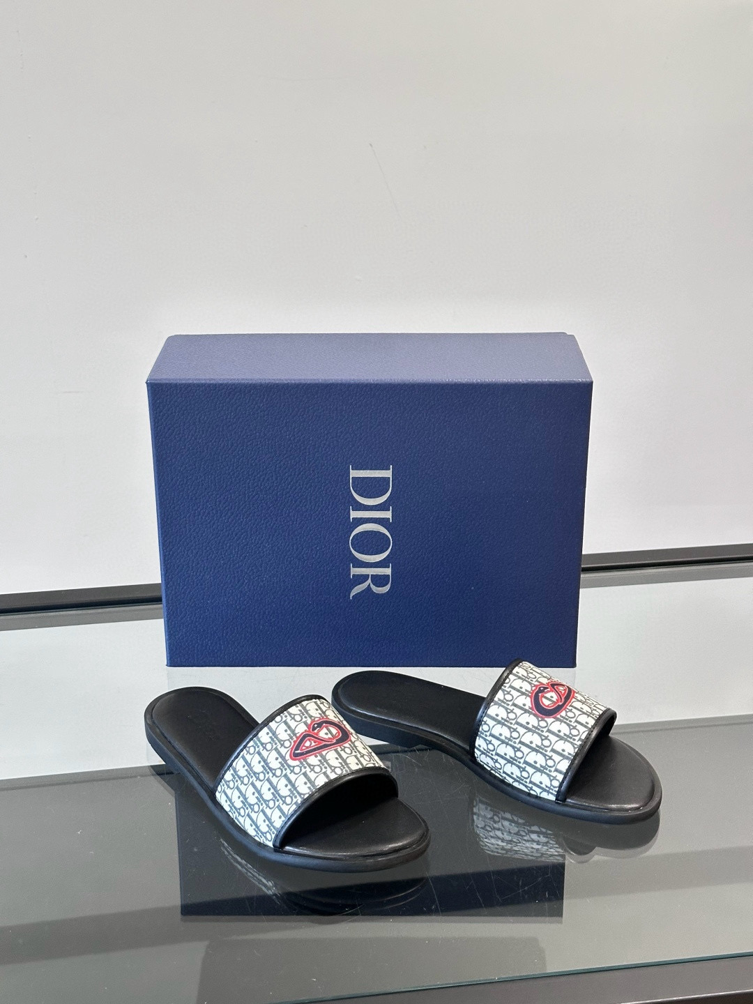 디올 Dior 슬리퍼