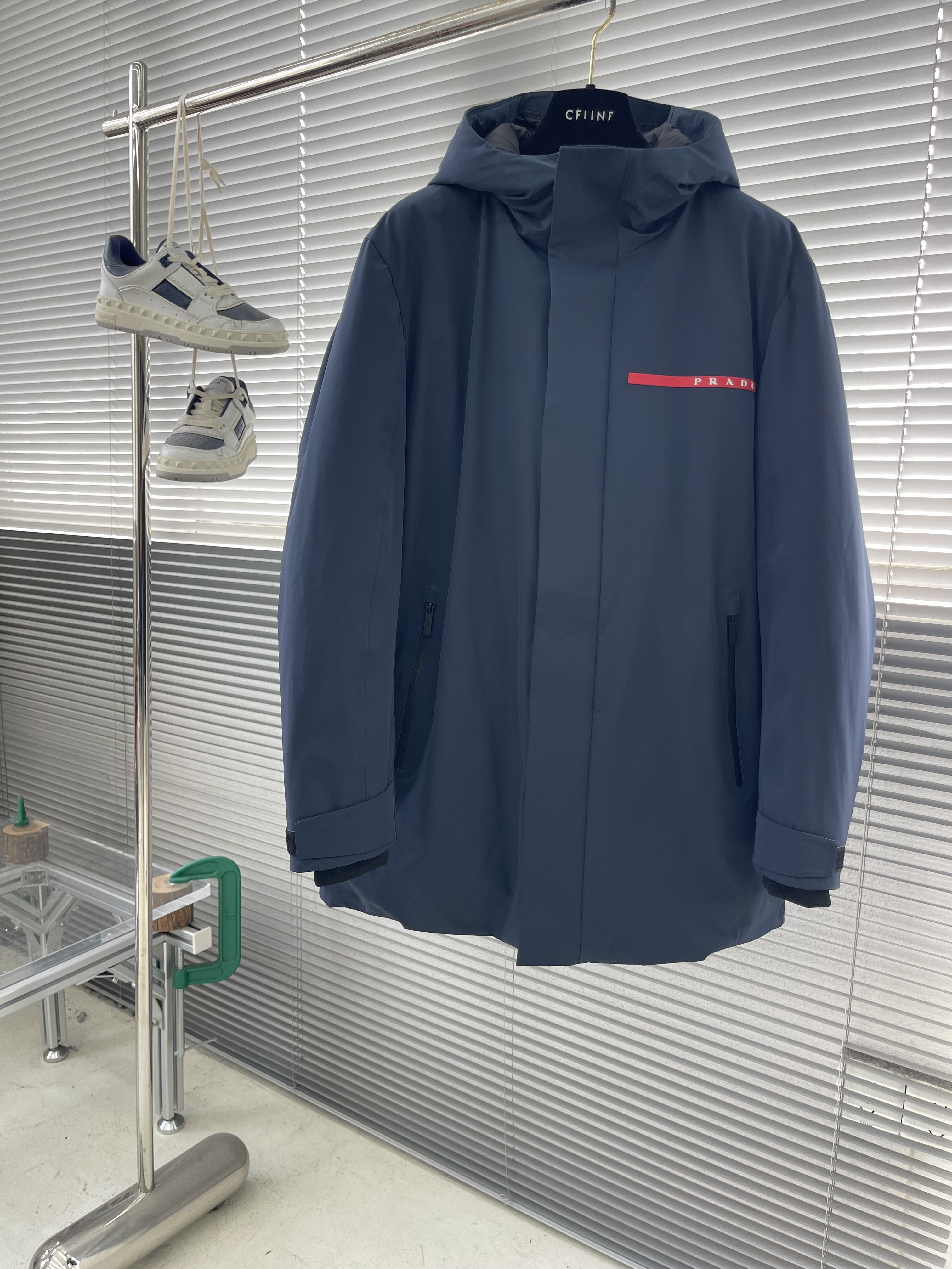 프라다 Prada 다운재킷。