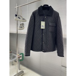 버버리 Burberry 패딩。