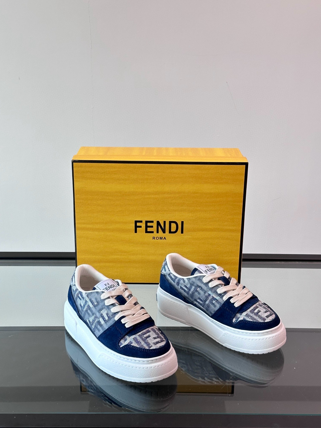 펜디 Fendi 스니커즈