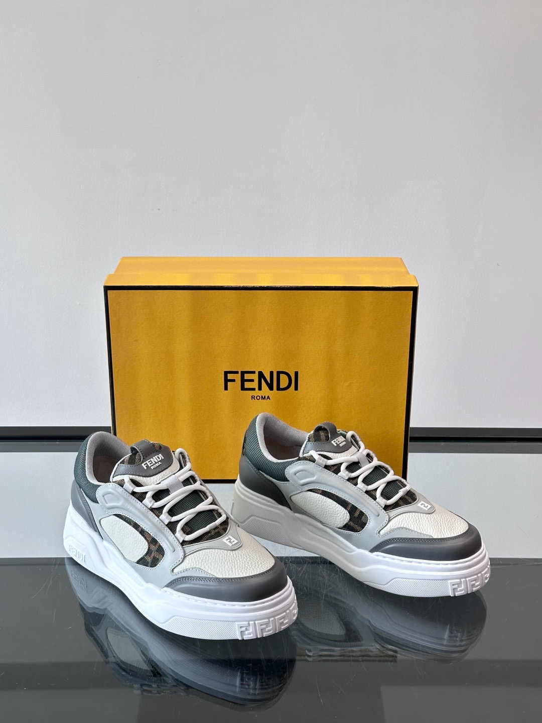 펜디 Fendi 스니커즈