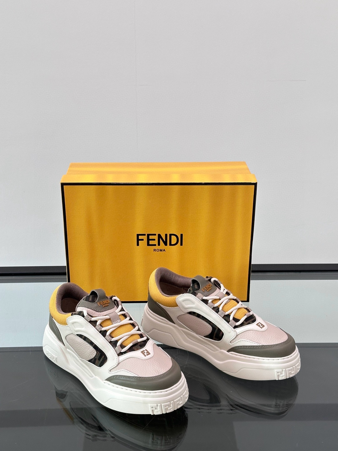 펜디 Fendi 스니커즈