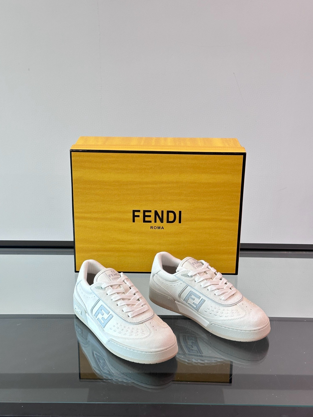 펜디 Fendi 스니커즈