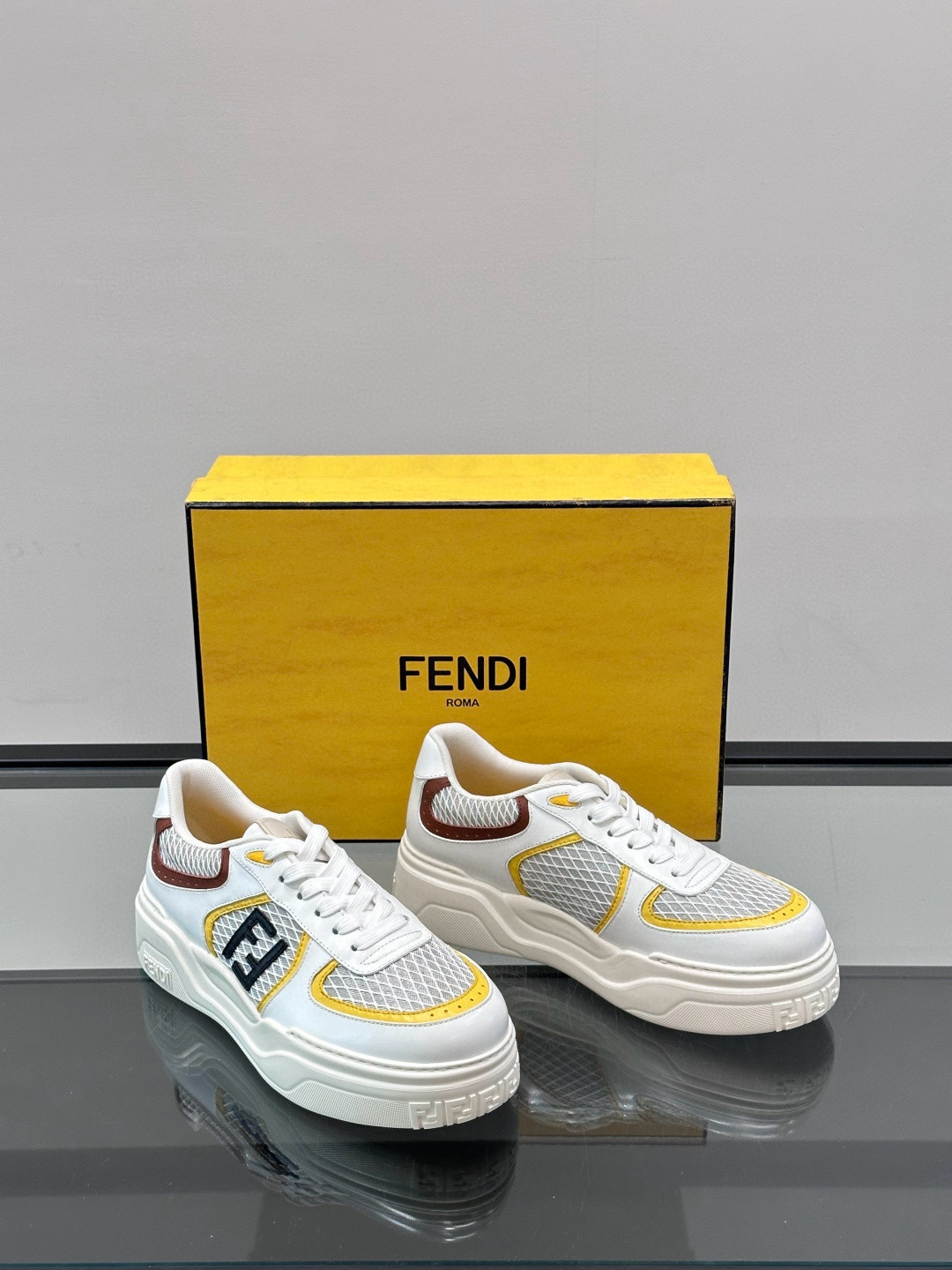펜디 Fendi 스니커즈
