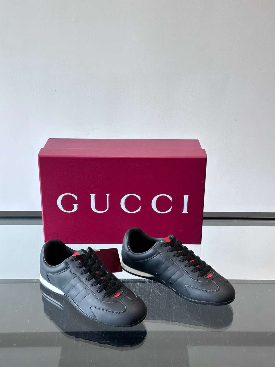 구찌 Gucci Shift 스니커즈